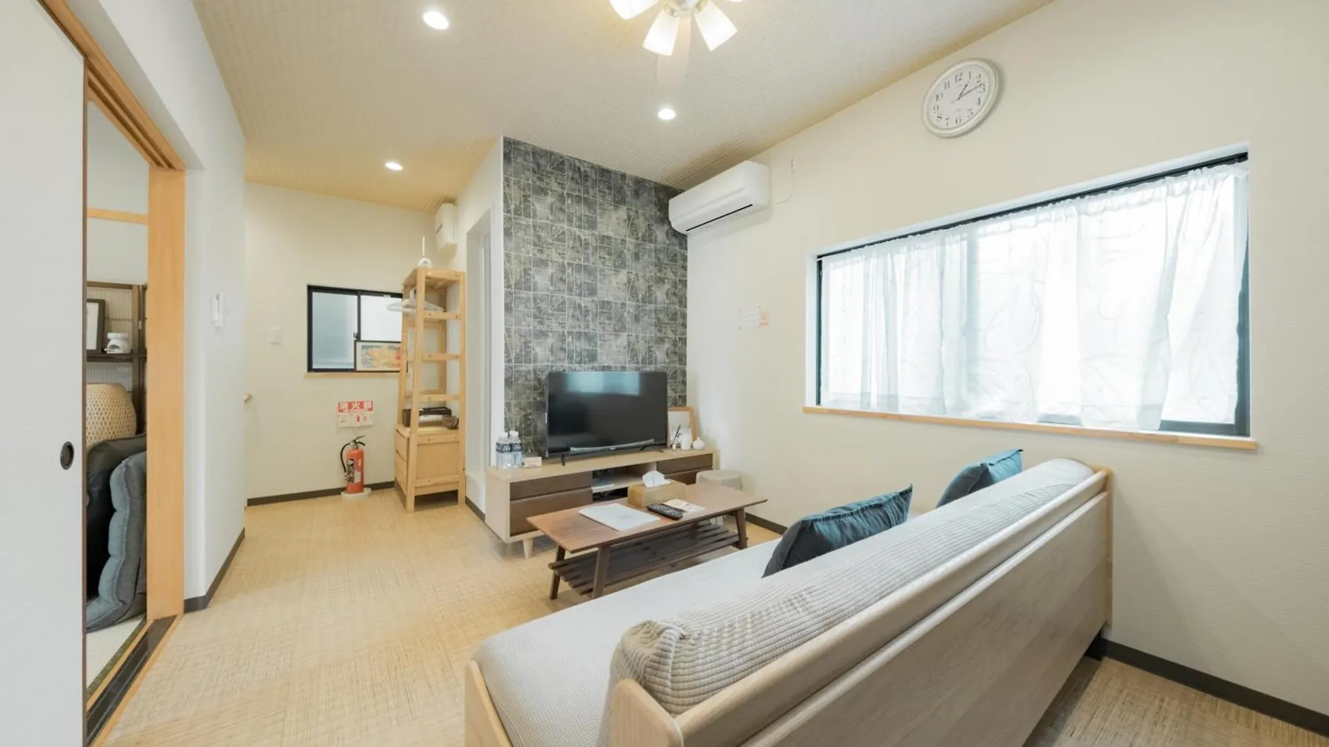 鶴橋徒歩6分難波日本橋心斎橋5分天王寺usj奈良直通 Apartment Osaka